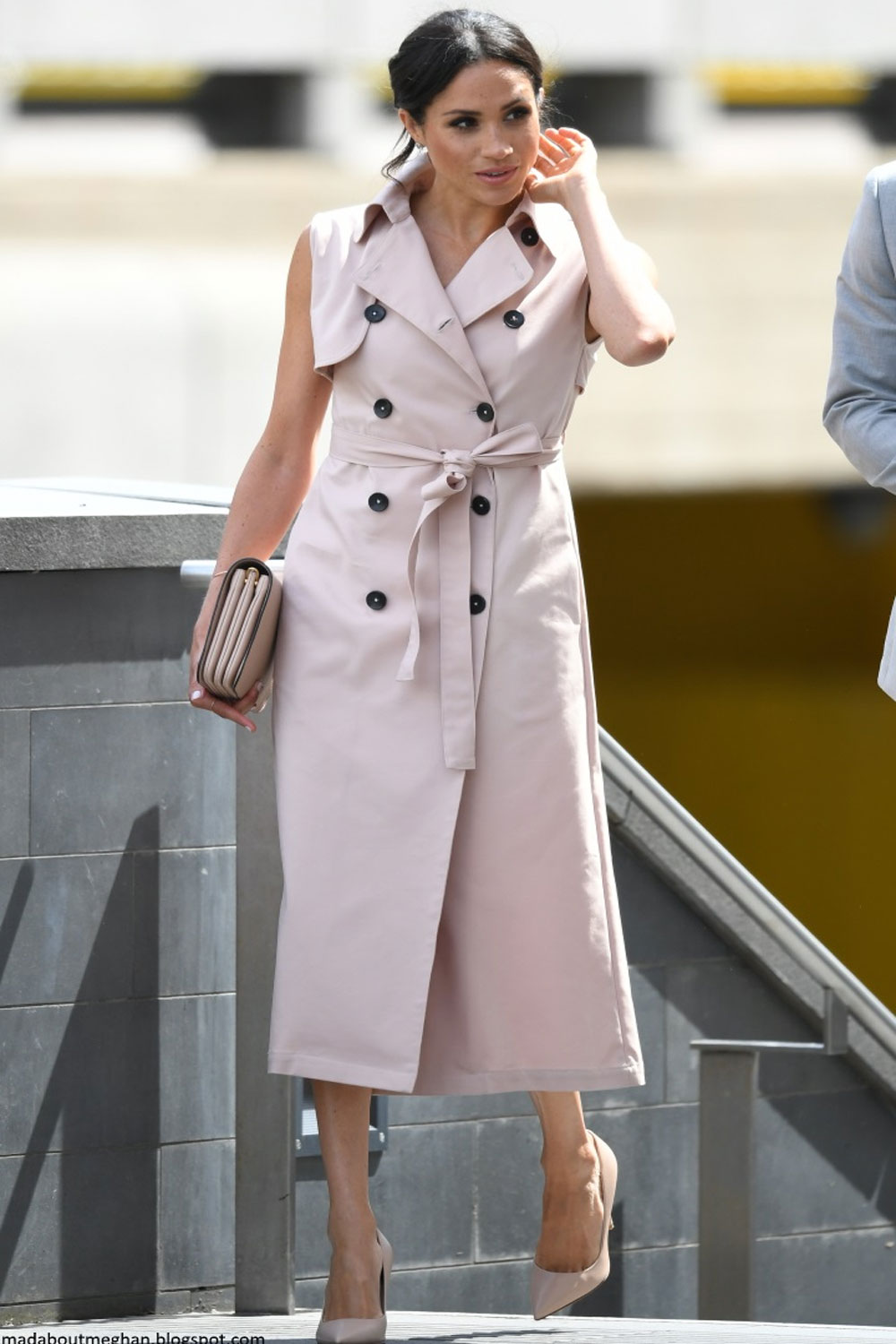 https://stylease-live.satuvisidigital.com/uploads/brands/gallery/2023-11-21/CxTqNGFWRXC5jxkLd7AtqWQMZpcjBCiHM7kDtqi1.jpg