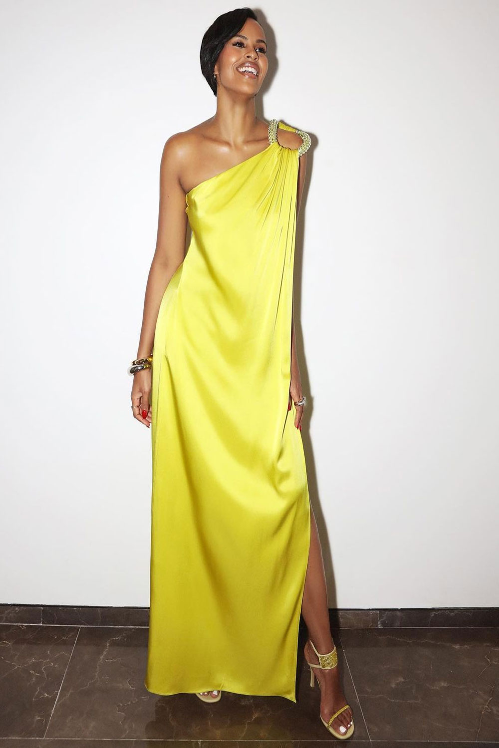 https://stylease-live.satuvisidigital.com/uploads/brands/gallery/2023-12-29/dyMnKPIT7GCAKmNYUex9HiEjWao7VNfmUXXsLq11.jpg