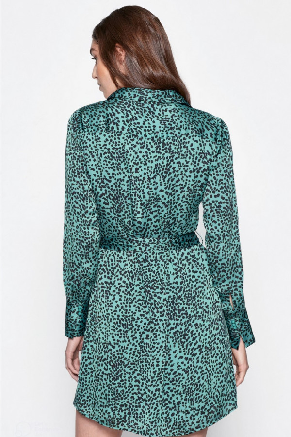 https://stylease-live.satuvisidigital.com/uploads/products/3i968pvd81X6EvQuUt3UeN6WG8pDCg1ZZE8W98LG.jpg