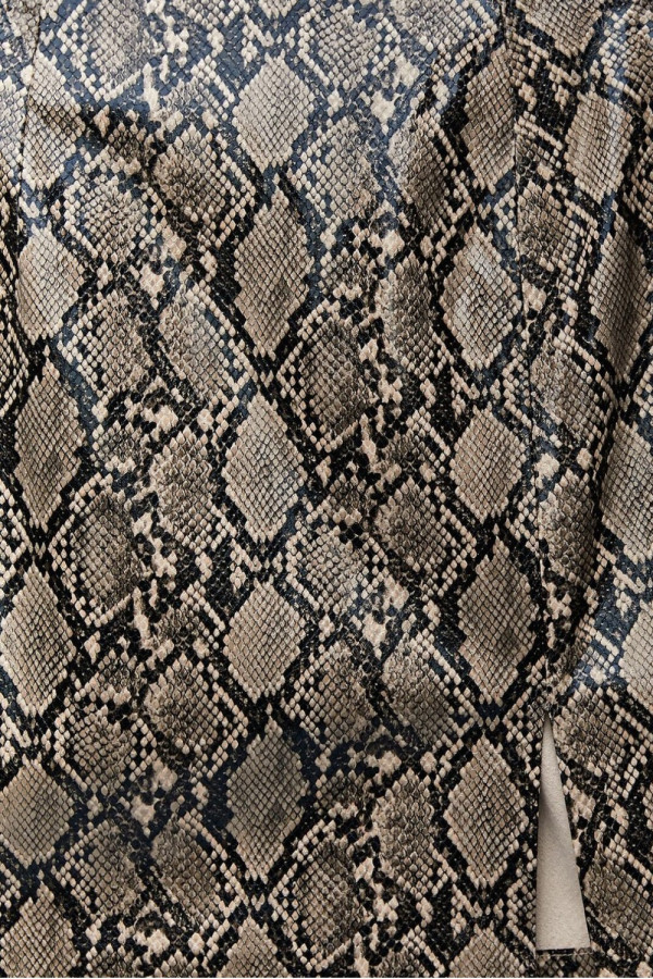 https://stylease-live.satuvisidigital.com/uploads/products/4Of5wSfxhrOns45yUC8MT6eugN2LUvO8hRMEMWb6.jpg
