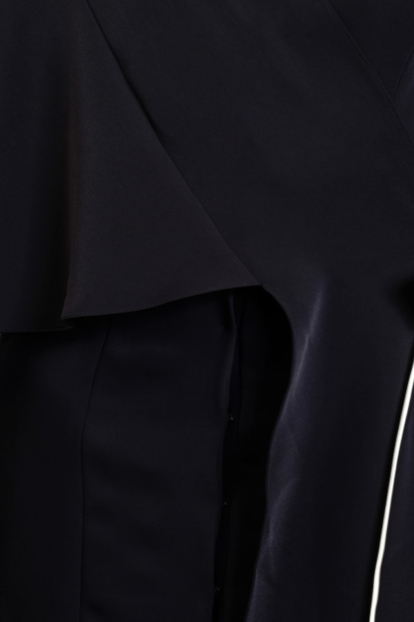 https://stylease-live.satuvisidigital.com/uploads/products/6cFZfEwnZiUyW7YXmJZw6muWz1cCFUZdWb81ab8F.jpg