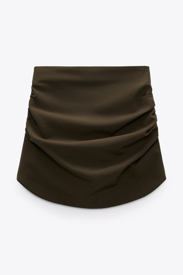 https://stylease-live.satuvisidigital.com/uploads/products/6iGBHlybBEWXt3DN0cTJ1WPiAsSEB0iLEbVd747e.jpg