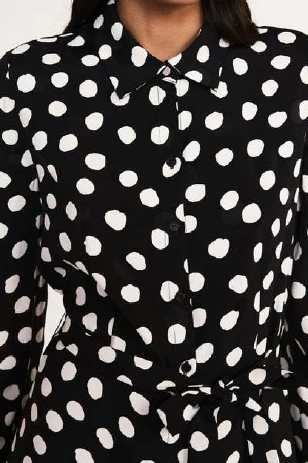https://stylease-live.satuvisidigital.com/uploads/products/8dzaxNOpImA8vmj3xFVnM8JUSJRJW8czczeyqzj6.jpg