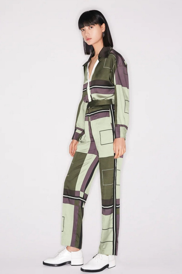 https://stylease-live.satuvisidigital.com/uploads/products/A7axharn2CwTCpjI66irdKgPQoAfEDKH8yb5QoBZ.jpg
