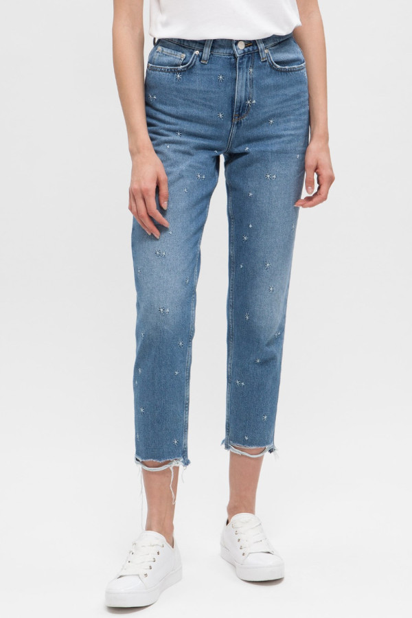 https://stylease-live.satuvisidigital.com/uploads/products/AqmxKoUE7UN7RqJVxnznu0v8wdU3XYEcLxqWBbHw.jpg