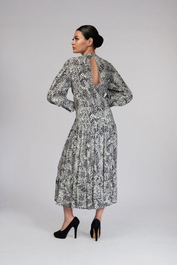 https://stylease-live.satuvisidigital.com/uploads/products/BUQpOIsSacpqc9ILKIUBrPZD2tDSwyYHljOOVLef.jpg