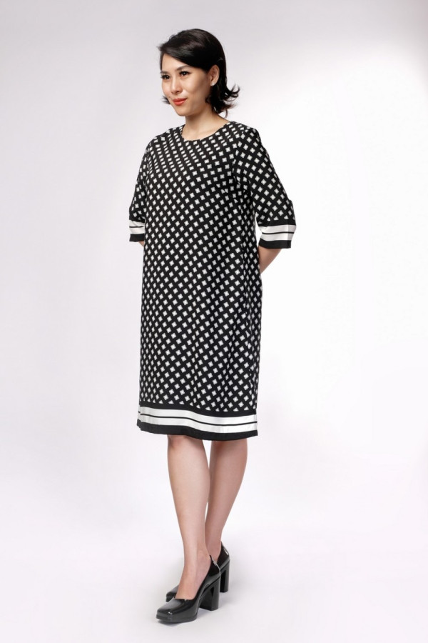 https://stylease-live.satuvisidigital.com/uploads/products/BbktEdtTXWyLyIaoRGZqUlfGw3XgtMpSo7IzUi8e.jpg