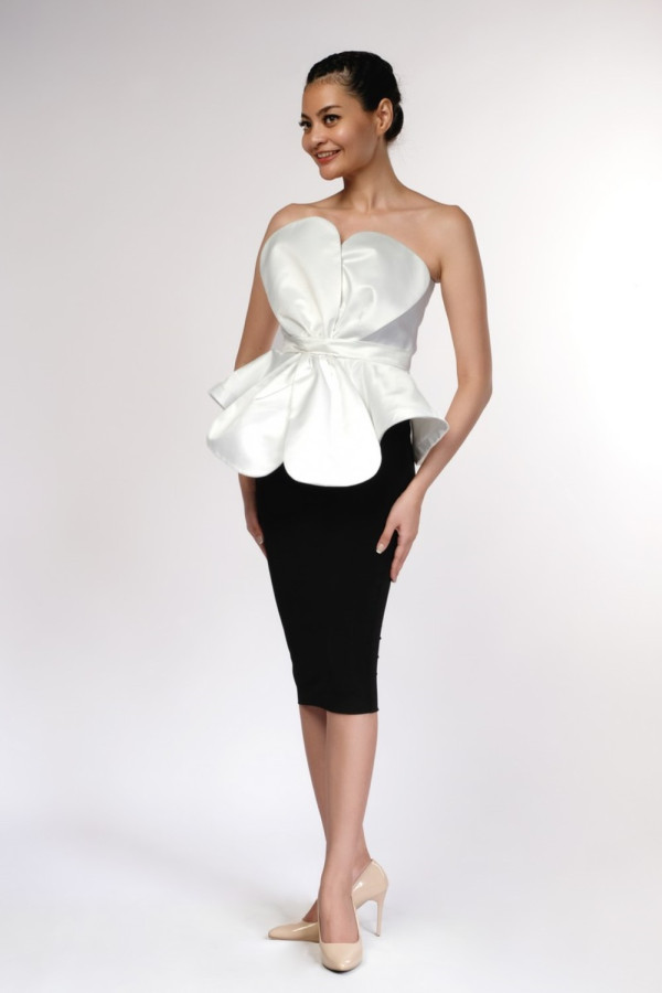 https://stylease-live.satuvisidigital.com/uploads/products/CLjFaeyLzHoF4shDKcG9Z6s5ZdMnL777uTnoXYTP.jpg