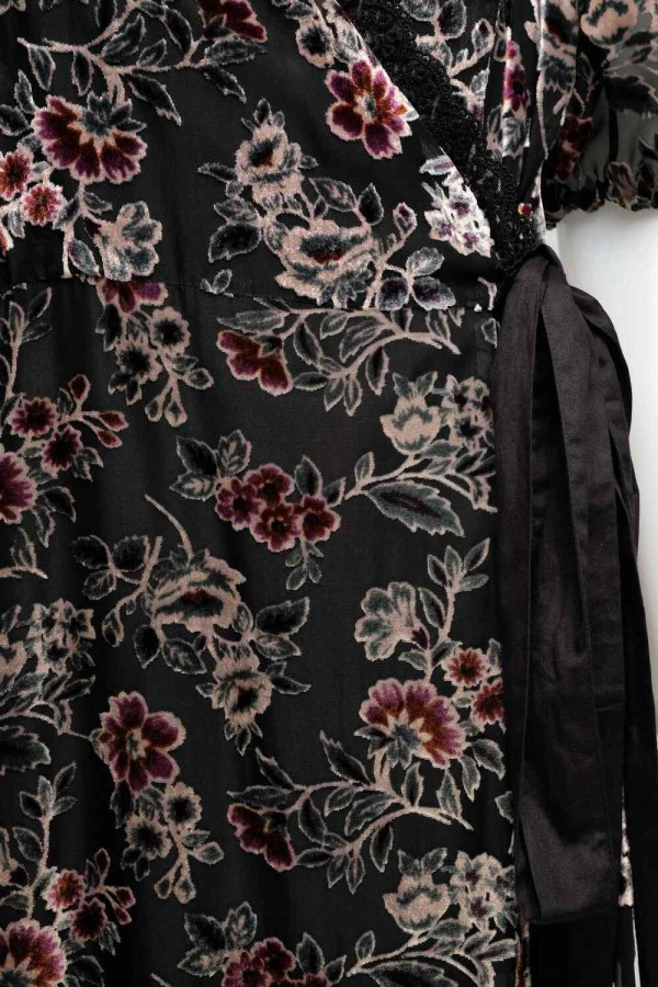 https://stylease-live.satuvisidigital.com/uploads/products/CMS5m8LsA7J8Xh5aaQgKdhEbI8CkBBsxV5W3tucP.jpg