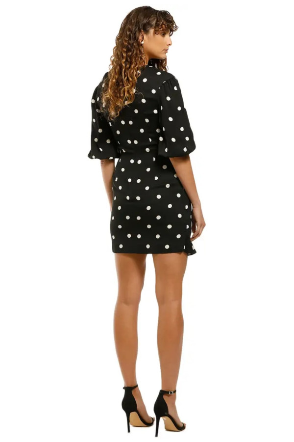https://stylease-live.satuvisidigital.com/uploads/products/DRWUb2eMhOPGHExFdBPKFsog6UlybcRD5wxICLxT.jpg