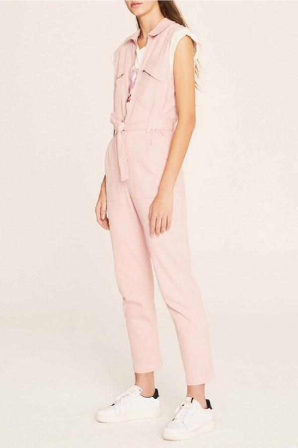 https://stylease-live.satuvisidigital.com/uploads/products/GgUuBfJI8yR56MwX5pur2Tu09tXAxkR8h8EvEr9g.jpg