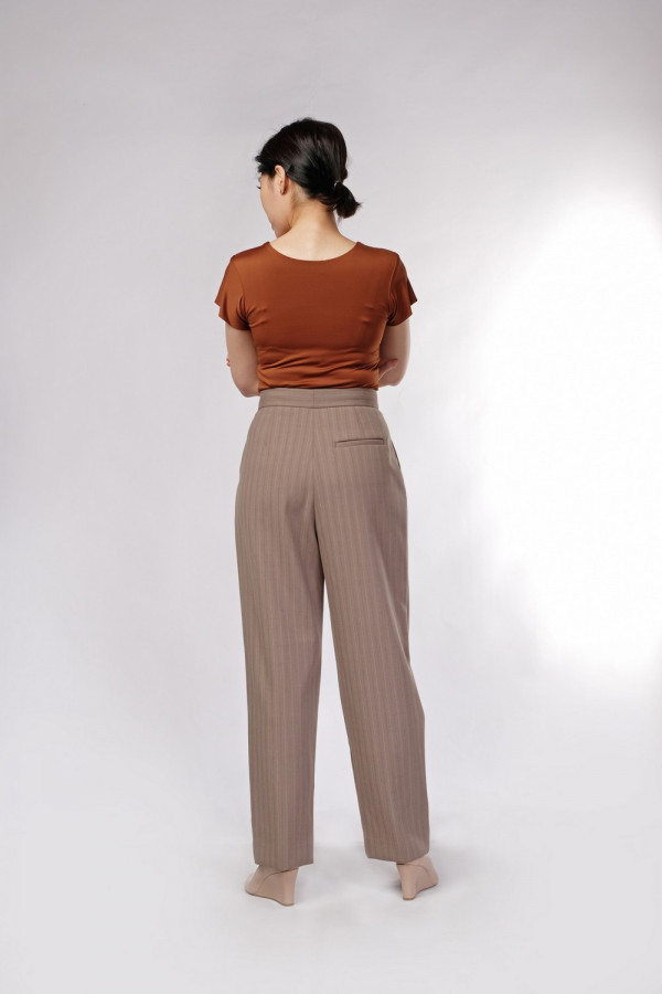 https://stylease-live.satuvisidigital.com/uploads/products/JB6K3QDbglbp0EcOCDtcX9gH1aaIbhxq4L7dXuhW.jpg