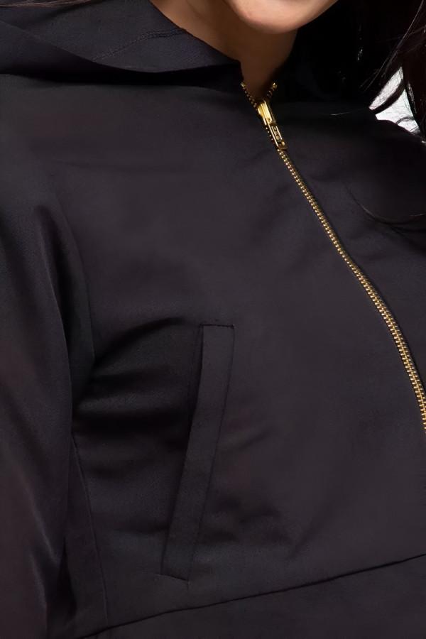 https://stylease-live.satuvisidigital.com/uploads/products/KWAviFyEOFP173OJYyNIE6KA545eJBMBLnl8M1m0.jpg
