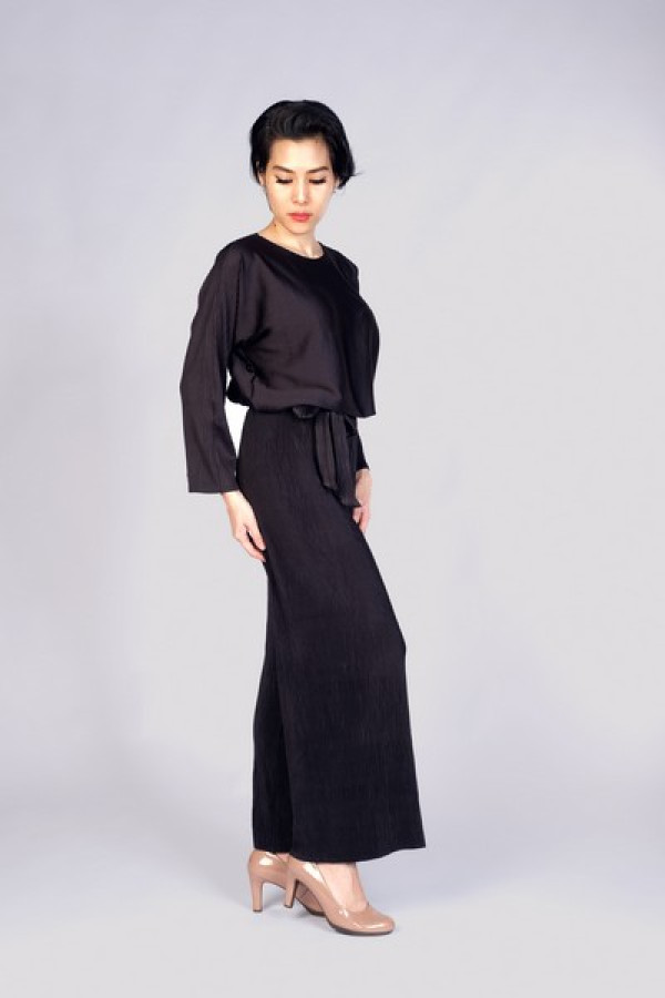 https://stylease-live.satuvisidigital.com/uploads/products/Lkb3y5ahjDQsxbKvceYv69jDu7Jh35E12NE1ckBq.jpg