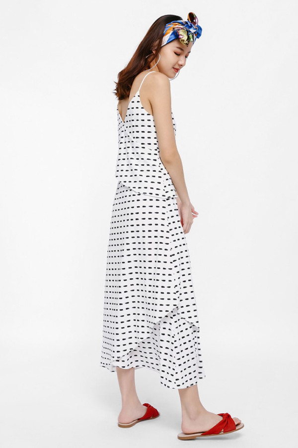 https://stylease-live.satuvisidigital.com/uploads/products/NxVQhy59JN2ZyYZCJ4F6o2HueEZF2rSvWShcYF8W.jpg