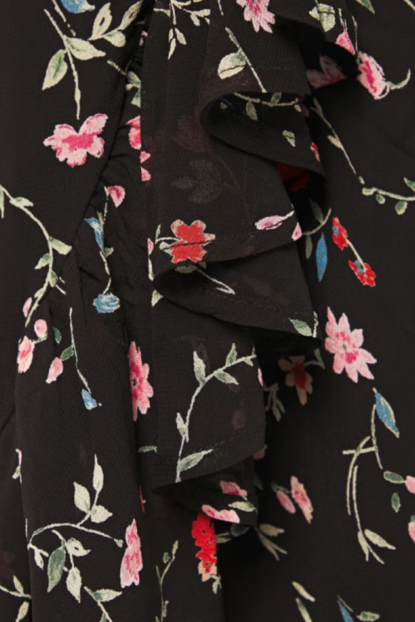 https://stylease-live.satuvisidigital.com/uploads/products/OolCZwdB8rZRvlx2t08Gtf5K8CvjfUr22l0TTocF.jpg