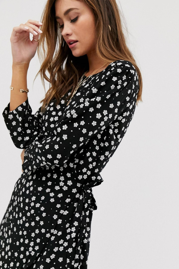 https://stylease-live.satuvisidigital.com/uploads/products/PNRfusM1avC2tqMiJFqdlENlwDedrXeXNzx3BUrp.jpg