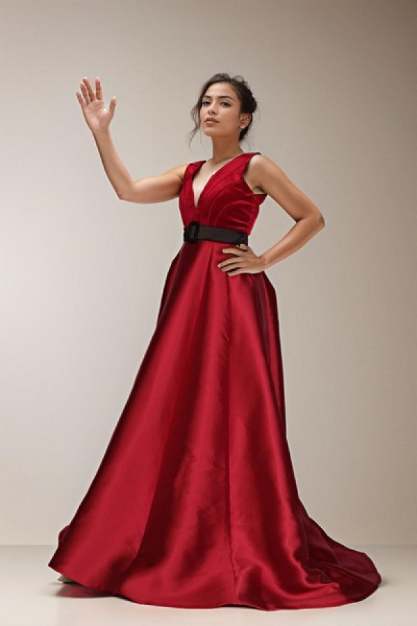 https://stylease-live.satuvisidigital.com/uploads/products/RNqlzXF6rZ58ytSTDRTJjdOCHE3E7SpH6tkwvbVY.jpg