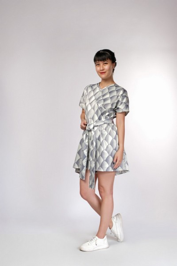 https://stylease-live.satuvisidigital.com/uploads/products/VISjtLRxfwOQdS1Iq8JkFhqDeEjDSEhGoJEuKSsr.jpg