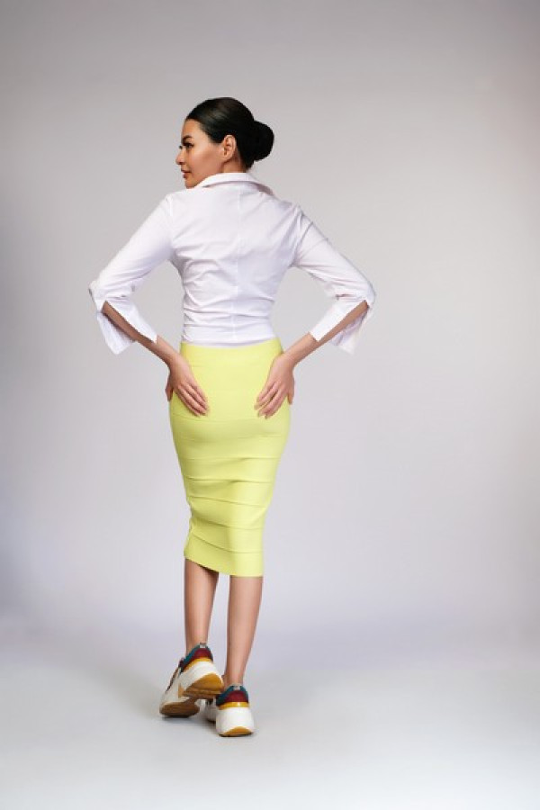 https://stylease-live.satuvisidigital.com/uploads/products/WGZAmnrugQPtYZASPegCi5ttLJY1YQkfQudOrWrB.jpg