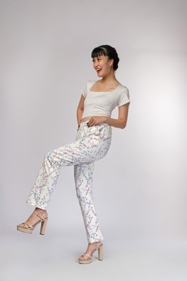 https://stylease-live.satuvisidigital.com/uploads/products/WhVpTSMr1xJyM1OXDZ5t1CUmMuH6bSaCYlupmggm.jpg