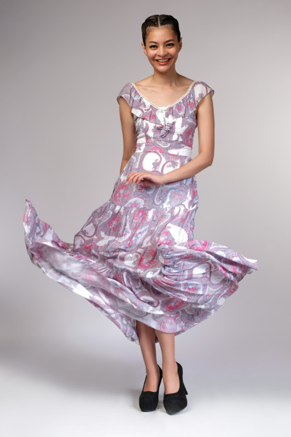 https://stylease-live.satuvisidigital.com/uploads/products/Yp4KI0YM0FkzQaNgnI7VCK4OcBvAlyrIAekaBuY5.jpg