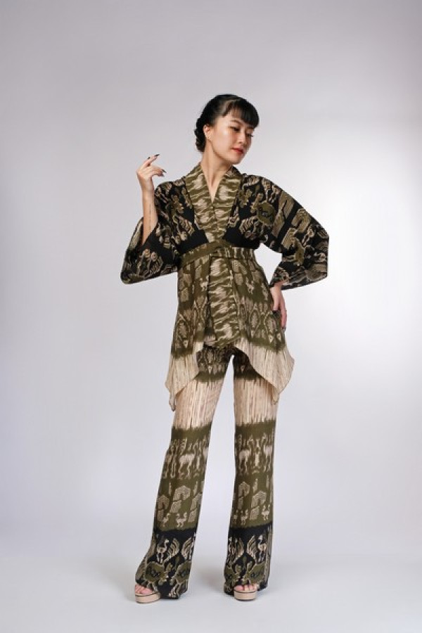 https://stylease-live.satuvisidigital.com/uploads/products/ZU4Vhqz8si7VmSEfgEAGQFhoP7yL5mjTtro5Xgih.jpg