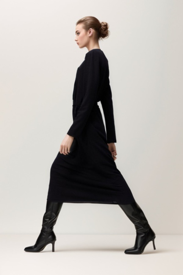 https://stylease-live.satuvisidigital.com/uploads/products/anTCMSRElG83I2K8IeKWFJvQRPakICGc8BvubgwX.jpg