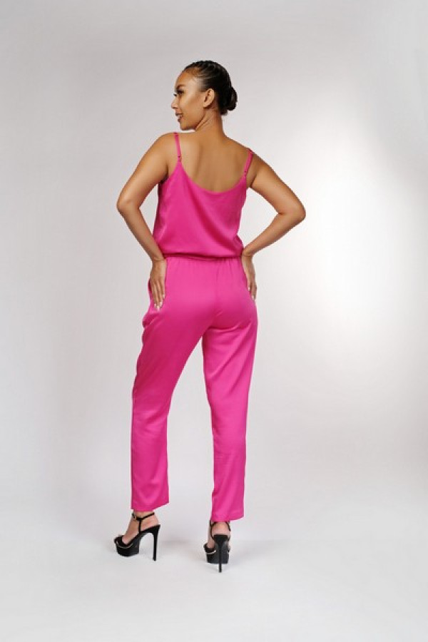 https://stylease-live.satuvisidigital.com/uploads/products/axbqUgripvxavgLPB0yYB6rOKc91iA6bQ8OaoYTg.jpg