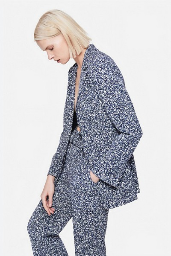 https://stylease-live.satuvisidigital.com/uploads/products/cQ9cLC3tLtnYgtuU999D9aJGyd8eTYnQaWCX7ihR.jpg