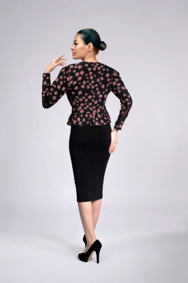 https://stylease-live.satuvisidigital.com/uploads/products/d26zY0YNtTOhlbAJWGkbiggthe7xCjvYfUE1mu4U.jpg