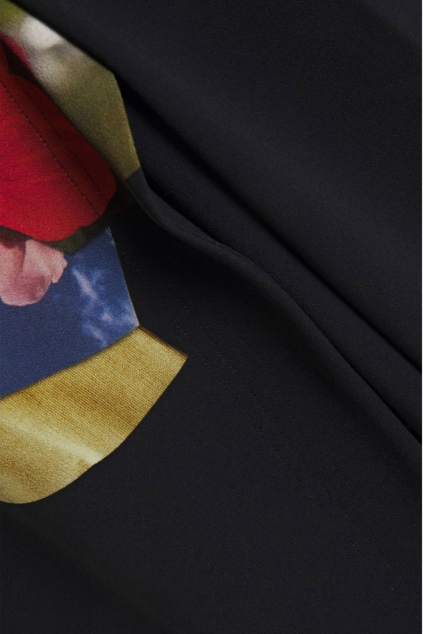 https://stylease-live.satuvisidigital.com/uploads/products/efUB4qKRlKCO6qoEjDQjF3hZGyE6W0XiggLZEJqV.jpg