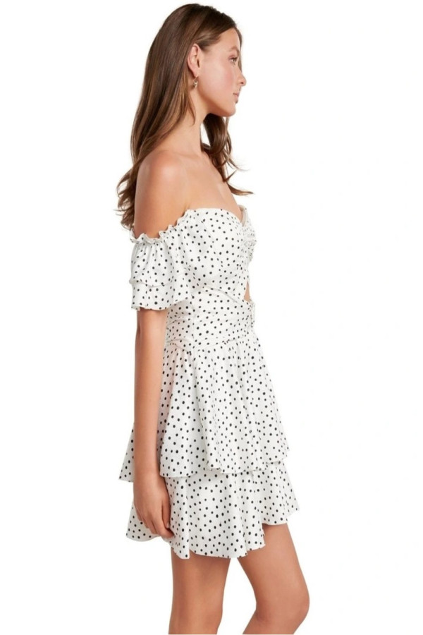 https://stylease-live.satuvisidigital.com/uploads/products/foFojIvR7OWJWSTpSEApfsTJUTsHWdtgBetDUHGB.jpg
