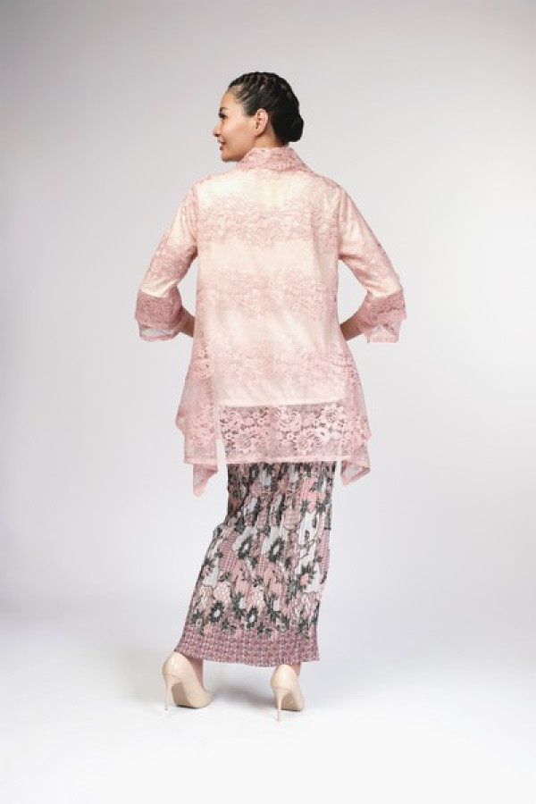 https://stylease-live.satuvisidigital.com/uploads/products/hqHuxJFOGBvMR3ZVfSQbqQS84zwly1QTw6KhuE4M.jpg