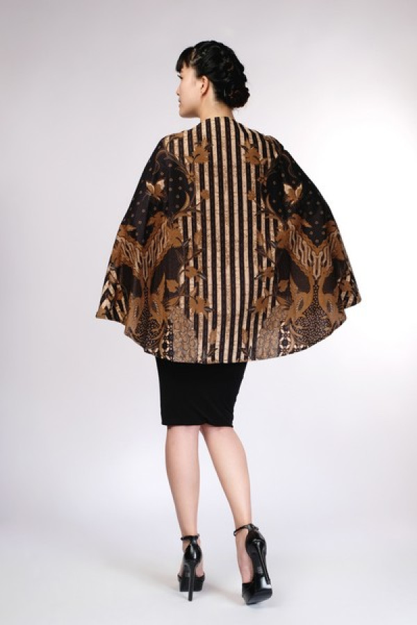 https://stylease-live.satuvisidigital.com/uploads/products/hvuOEOFDaK5KteVAWXUaKQnWaV0vjUixF6aAcah3.jpg