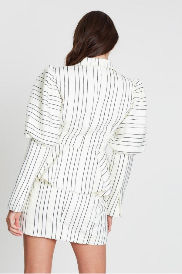 https://stylease-live.satuvisidigital.com/uploads/products/j4d9aTsYrjE8hYw7J0OObE6e1jjP5oQ0y6bhZlrP.jpg