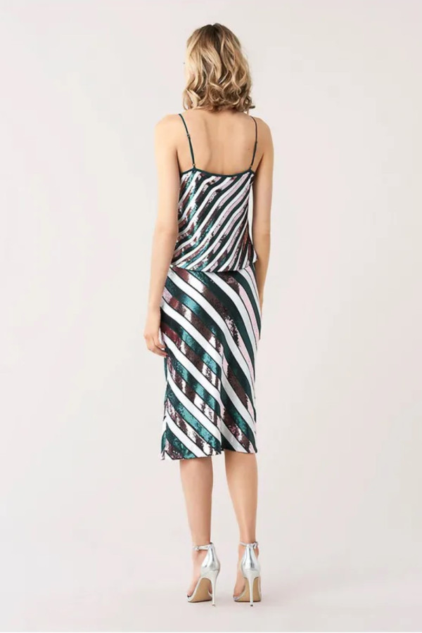 https://stylease-live.satuvisidigital.com/uploads/products/jgp6xnpwvneVdSNk2lwzMtGI9DUb9vOOXZQNf8JC.jpg