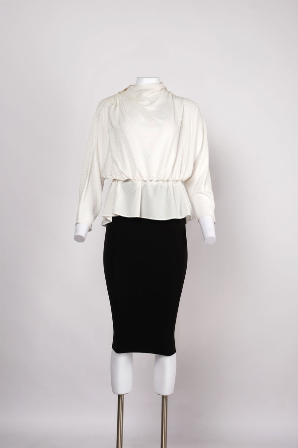 https://stylease-live.satuvisidigital.com/uploads/products/lZJxwUojbdysCbTVfBytM2sRf1KPBmKTABZC6wwl.jpg