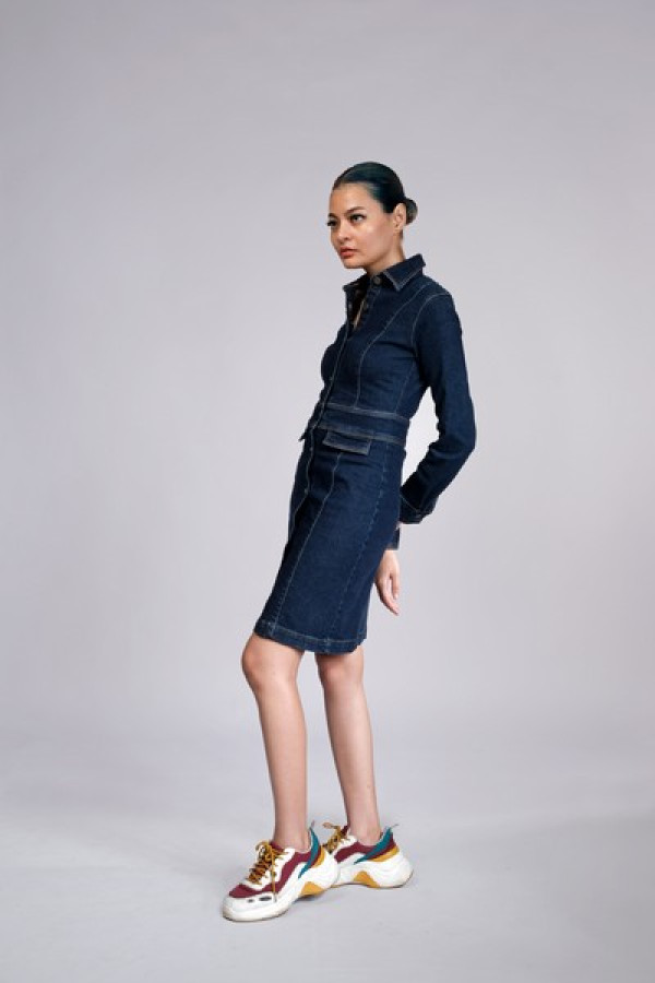 https://stylease-live.satuvisidigital.com/uploads/products/nLj526Ln2UIJZqJA9VP4IDhHtQkX5pQU21Uzgin5.jpg