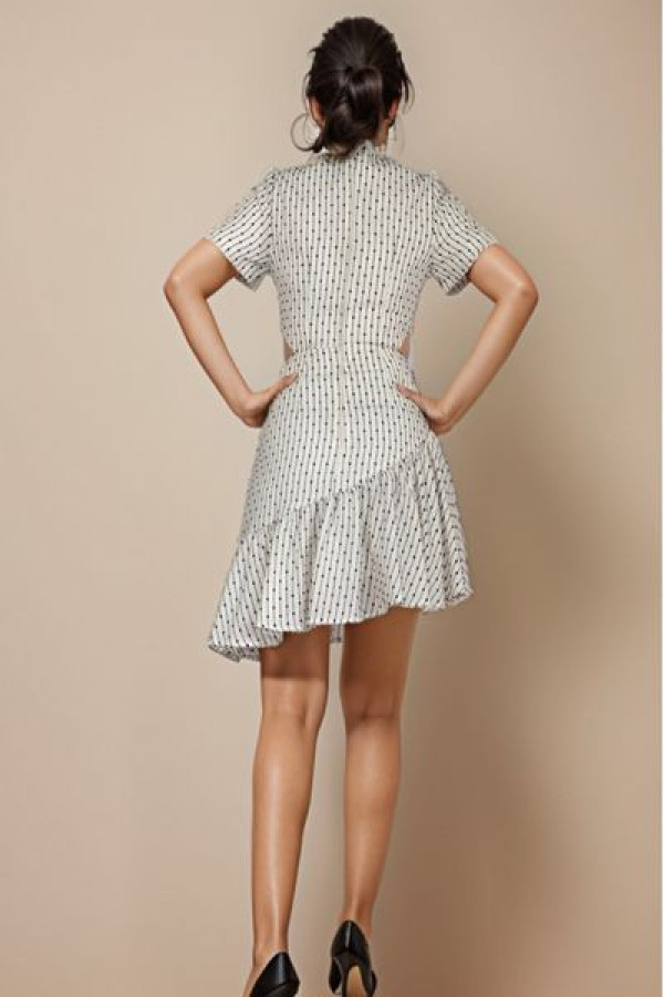 https://stylease-live.satuvisidigital.com/uploads/products/ndF2dMVyVQh36VMZKTwGSptKaxvo2edYhk8TKnyR.jpg