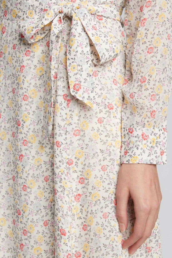 https://stylease-live.satuvisidigital.com/uploads/products/q3cieQLDen18C0w7WTiMOYYAFGis83bIouaCSdBj.jpg