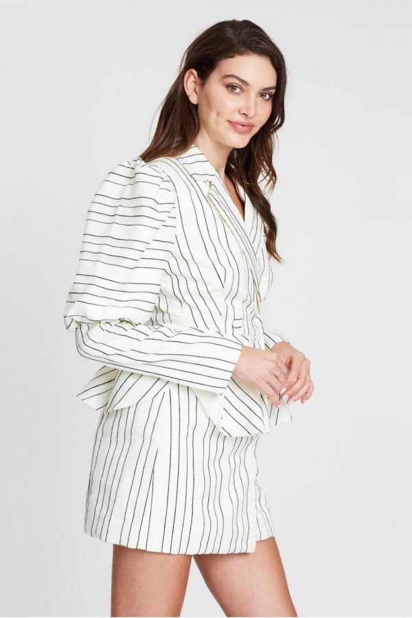 https://stylease-live.satuvisidigital.com/uploads/products/rn0RmXAcnoOayuAp724FDHUq6A6KrCn5YGW3WXHD.jpg