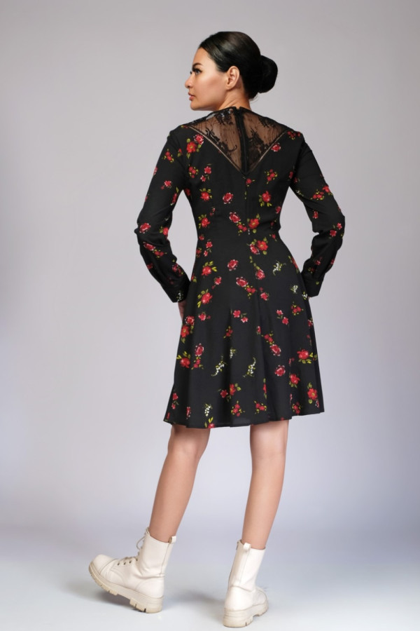 https://stylease-live.satuvisidigital.com/uploads/products/uV87HT51AhzCizoA9e1scnIJC2LA3ogNgrPMH4Rj.jpg