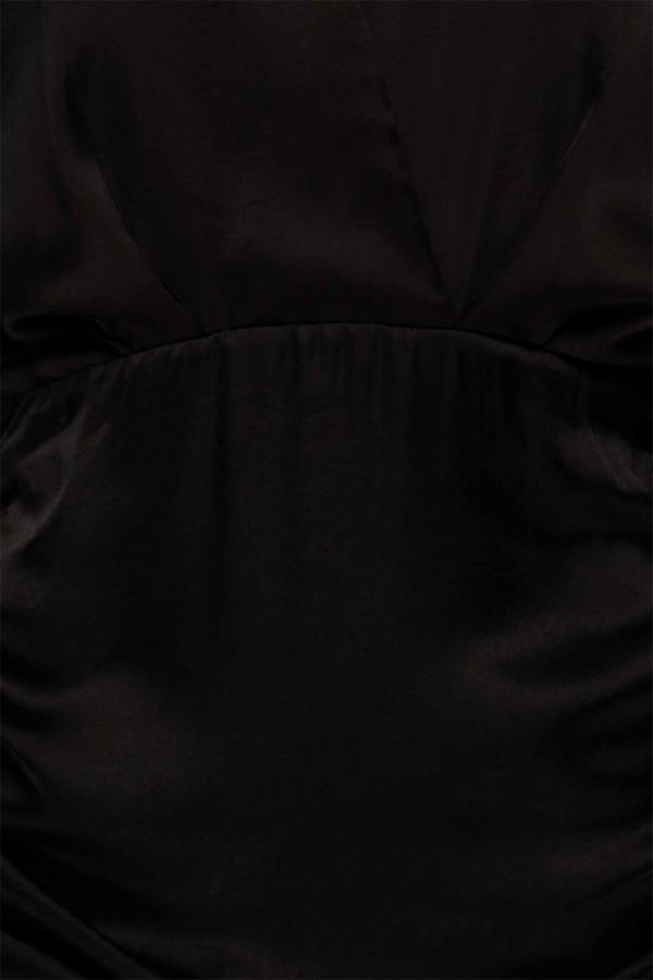 https://stylease-live.satuvisidigital.com/uploads/products/wcXhUEFXhF7wqAyqC5v4pZE58Y7KDeJtBLCAOizB.jpg